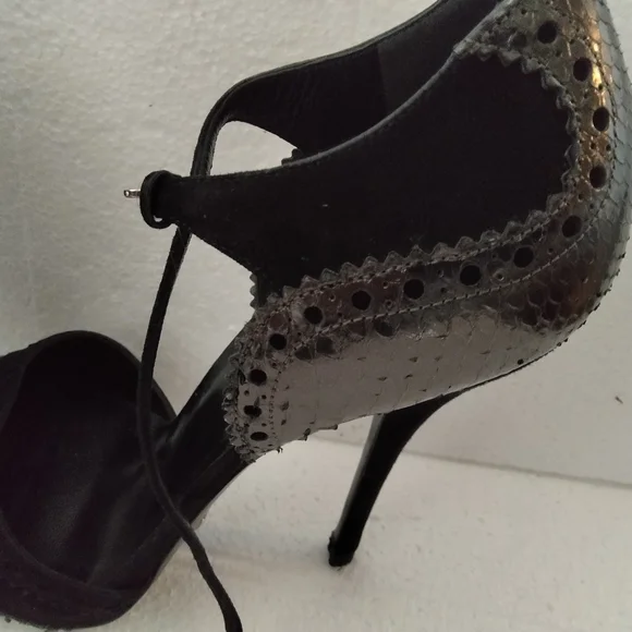 Gucci Black and Silver Women's Shoes - Picture 11 of 15